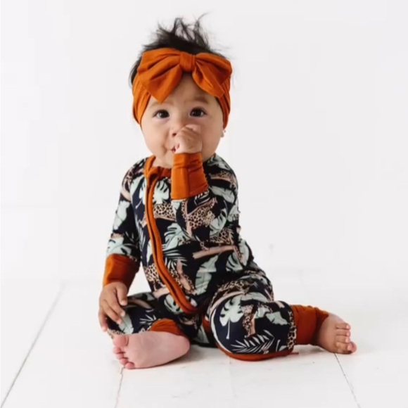 The Sleepy Sloth // Spot On Bamboo Adaptive Zippy - Picture 8 of 9